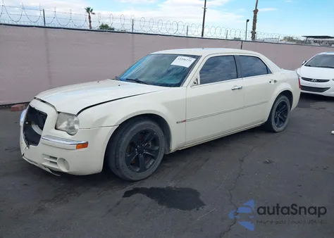 2007 Chrysler 300C z USA, uszkodzony, nr VIN 2C3KA63H17H897169